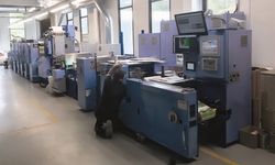 Obraz przedstawia maszynę drukarską HP Indigo WS6800 do druku cyfrowego na roli